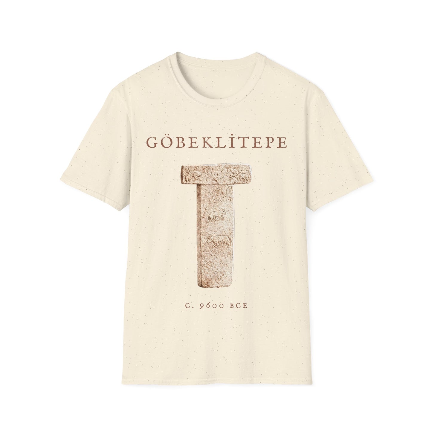 Göbeklitepe t-shirt design with a sepia T-shaped stone pillar featuring animal carvings, with text “GÖBEKLİTEPE” and “c. 9600 BCE” on a natural white background